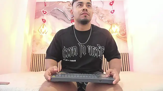 Snapshot of BrianMalonee chatting on February 20, 2026, 12:07 pm BrianMalonee online show from February 20, 2026, 12:07 pm