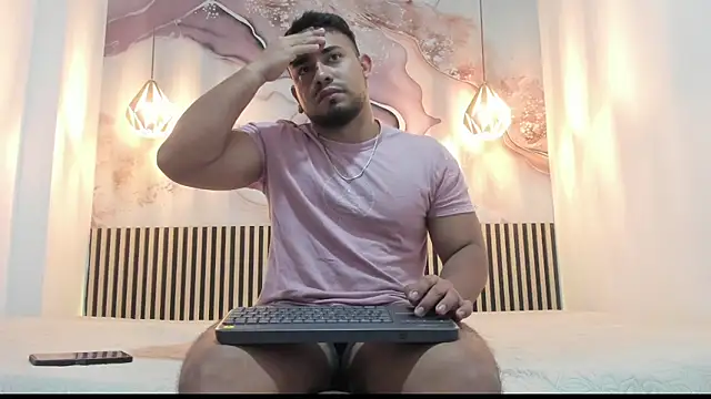 BrianMalonee online show from October 4, 2025, 3:08 am