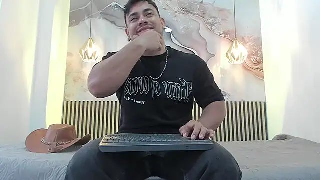 BrianMalonee online show from November 15, 2025, 12:42 pm