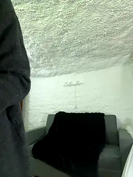 Snapshot of selenaluvv chatting on January 7, 2026, 4:01 pm selenaluvv online show from January 7, 2026, 4:01 pm