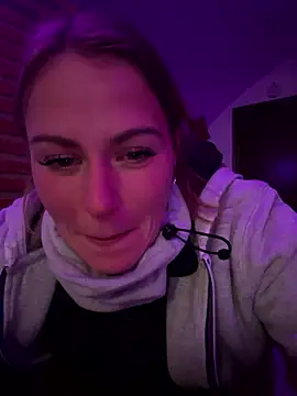 Snapshot of selenaluvv chatting on January 18, 2026, 6:33 pm selenaluvv online show from January 18, 2026, 6:33 pm