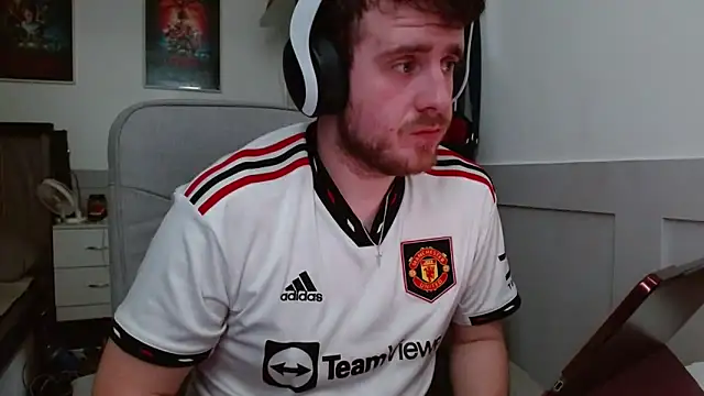 maxy49 online show from November 30, 2025, 1:23 pm