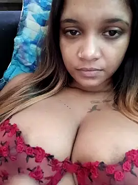 Snapshot of Indianqueen03 chatting on April 12, 2026, 10:07 am Indianqueen03 online show from April 12, 2026, 10:07 am