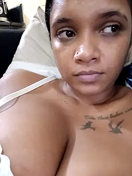 Snapshot of Indianqueen03 chatting on April 5, 2026, 6:47 pm Indianqueen03 online show from April 5, 2026, 6:47 pm