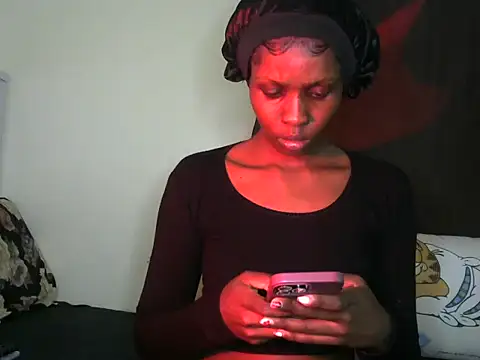 Snapshot of Bella_cute01 chatting on September 18, 2025, 9:18 pm Bella cute01 online show from September 18, 2025, 9:18 pm