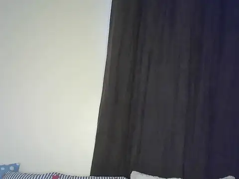 Snapshot of Bella_cute01 chatting on February 17, 2025, 12:49 pm Bella cute01 online show from February 17, 2025, 12:49 pm