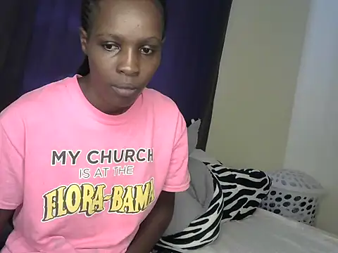 Snapshot of Bella_cute01 chatting on February 21, 2025, 8:07 am Bella cute01 online show from February 21, 2025, 8:07 am