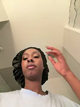 Your Paris online show from February 28, 2026, 9:03 pm