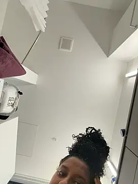 Your Paris online show from April 10, 2026, 11:34 pm