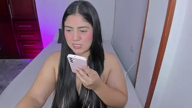 iris torrez  online show from December 19, 2025, 4:42 pm