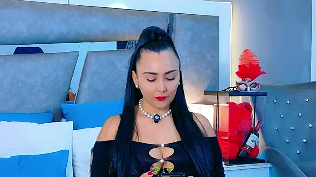 Evangeline Taylorr online show from October 21, 2025, 2:38 pm