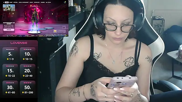 Snapshot of Citron2 chatting on February 18, 2025, 8:27 am Citron2 online show from February 18, 2025, 8:27 am