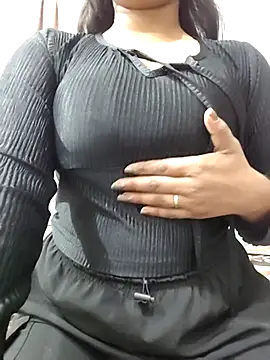 MohiniHott online show from December 23, 2025, 6:12 am