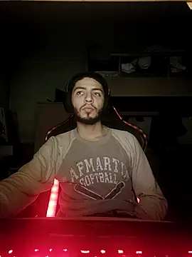 kleineid77 online show from February 3, 2026, 5:29 pm