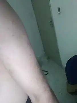 Snapshot of pikalindaxx chatting on February 18, 2026, 9:39 am pikalindaxx online show from February 18, 2026, 9:39 am