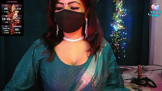 Snapshot of Aashiya- chatting on December 1, 2025, 8:53 pm Aashiya- online show from December 1, 2025, 8:53 pm