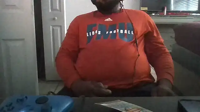 tankedqual4046 online show from November 7, 2025, 8:02 pm