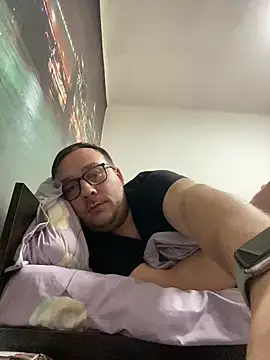 ionut9879 online show from January 10, 2025, 10:39 am