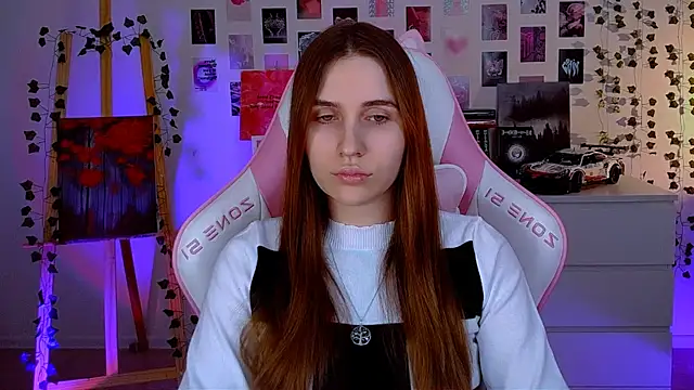 Snapshot of AliceCharmy chatting on March 7, 2025, 3:28 pm AliceCharmy online show from March 7, 2025, 3:28 pm