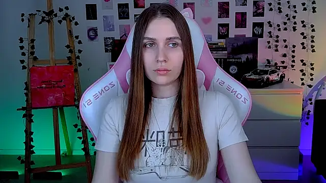 Snapshot of AliceCharmy chatting on October 7, 2025, 6:58 am AliceCharmy online show from October 7, 2025, 6:58 am