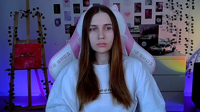 Snapshot of AliceCharmy chatting on October 18, 2025, 5:31 am AliceCharmy online show from October 18, 2025, 5:31 am