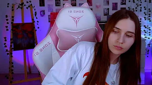 Snapshot of AliceCharmy chatting on February 27, 2025, 5:47 pm AliceCharmy online show from February 27, 2025, 5:47 pm