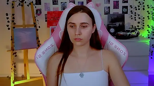 Snapshot of AliceCharmy chatting on February 18, 2025, 4:03 pm AliceCharmy online show from February 18, 2025, 4:03 pm