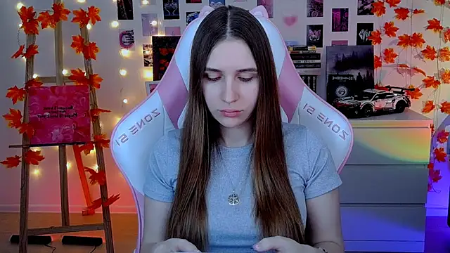 Snapshot of AliceCharmy chatting on November 3, 2025, 6:18 am AliceCharmy online show from November 3, 2025, 6:18 am