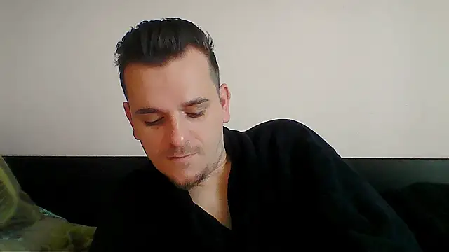 Snapshot of Huge_cock22cm chatting on April 23, 2026, 6:53 am Huge cock22cm online show from April 23, 2026, 6:53 am