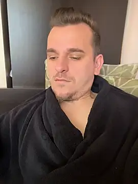 Snapshot of Huge_cock22cm chatting on May 5, 2026, 7:33 am Huge cock22cm online show from May 5, 2026, 7:33 am