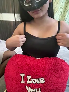 Snapshot of Magical-Couple-telugu chatting on February 2, 2025, 11:18 am Magical-Couple-telugu online show from February 2, 2025, 11:18 am