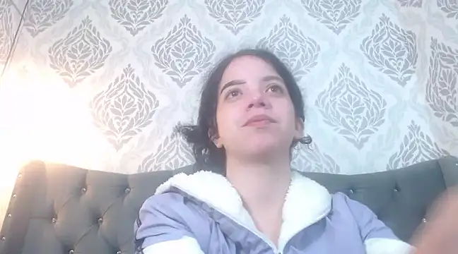 EmmaCowperr online show from March 19, 2025, 12:23 pm