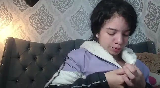 EmmaCowperr online show from March 7, 2025, 2:34 pm