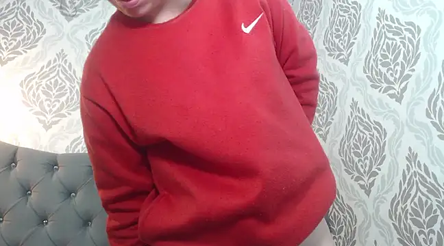 EmmaCowperr online show from March 14, 2025, 11:45 am