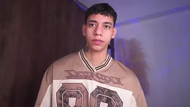 Josep Davies online show from February 8, 2026, 7:44 pm