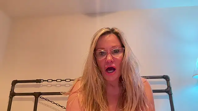 Milf Goddess online show from February 19, 2025, 1:18 am