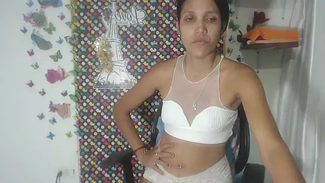 Snapshot of KamileLatinasexy chatting on February 20, 2025, 1:46 am KamileLatinasexy online show from February 20, 2025, 1:46 am