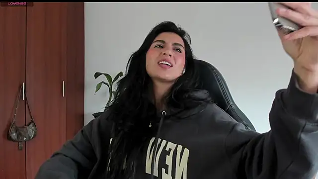 Dahian-peach online show from April 15, 2026, 7:58 pm