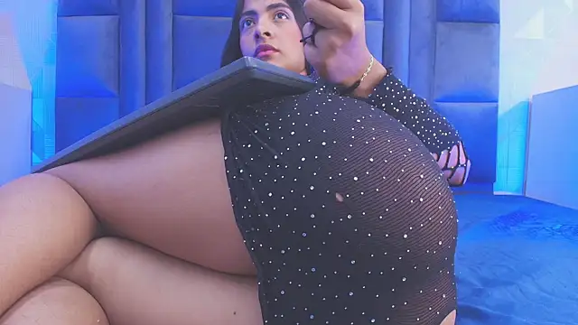 hot dione online show from October 22, 2025, 7:13 pm