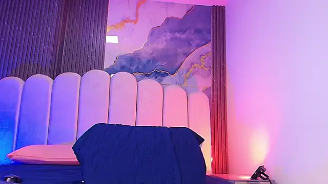 hot dione online show from April 9, 2026, 7:20 pm