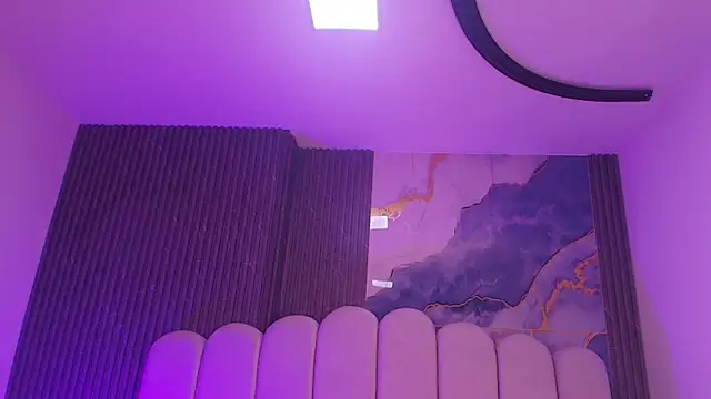 hot dione online show from May 27, 2026, 7:21 pm