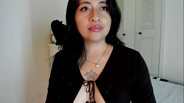 LisaHadwin online show from April 6, 2026, 11:39 pm