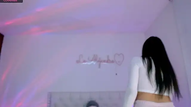 alee lenoxx online show from October 28, 2025, 7:07 am