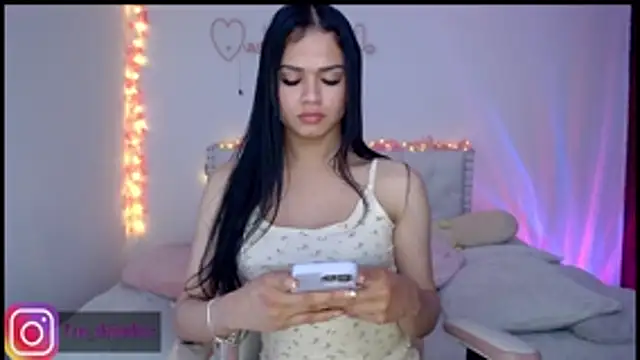 Snapshot of alee_lenoxx chatting on July 3, 2026, 2:18 am alee lenoxx online show from July 3, 2026, 2:18 am