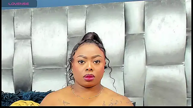 CamilaBenitez online show from April 6, 2026, 2:29 am