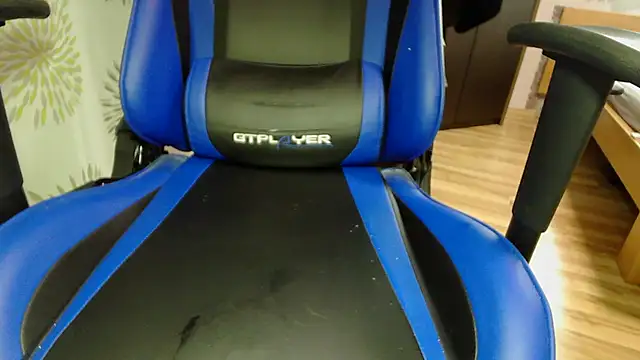 Snapshot of Jonnyyy18teen chatting on November 15, 2025, 9:24 am Jonnyyy18teen online show from November 15, 2025, 9:24 am