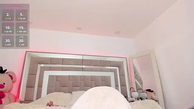 Nicolle foxy online show from September 10, 2025, 12:59 pm