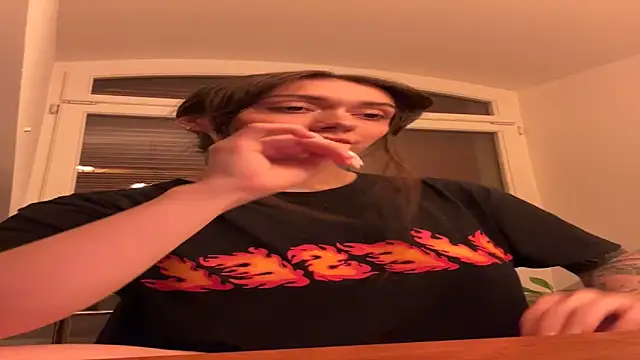 Snapshot of emiliasommer chatting on September 30, 2025, 6:25 pm emiliasommer online show from September 30, 2025, 6:25 pm