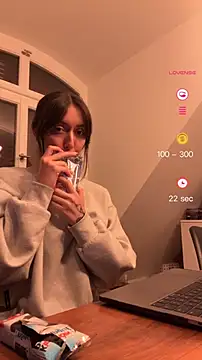 Snapshot of emiliasommer chatting on October 1, 2025, 6:56 pm emiliasommer online show from October 1, 2025, 6:56 pm