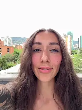 emiliasommer online show from August 3, 2026, 7:42 pm